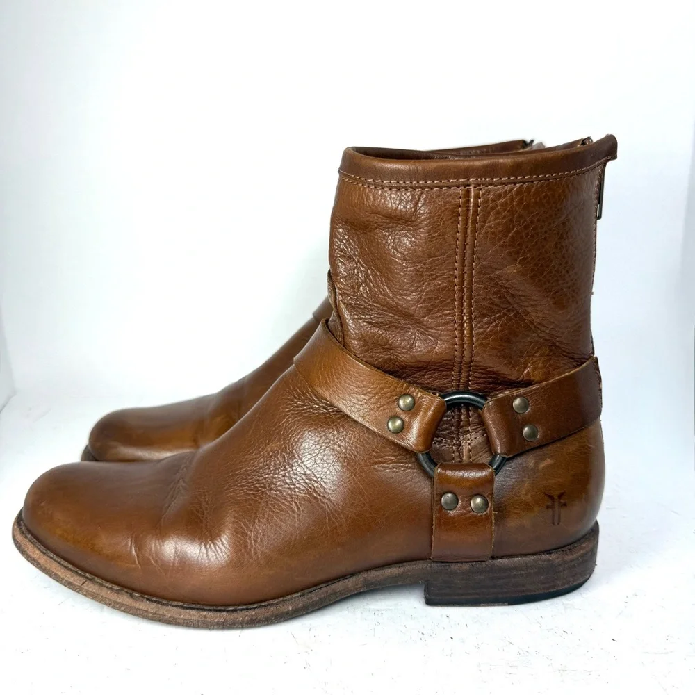 Frye see pictures